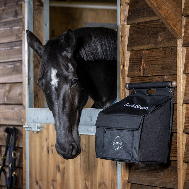 Sac de pansage à suspendre Grooming Bag LeMieux noir box