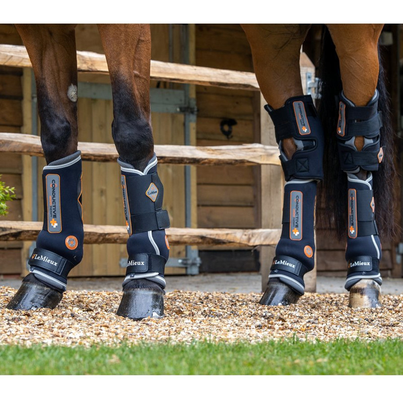Guêtres thérapeutiques Conductive Magno Boots LeMieux cheval